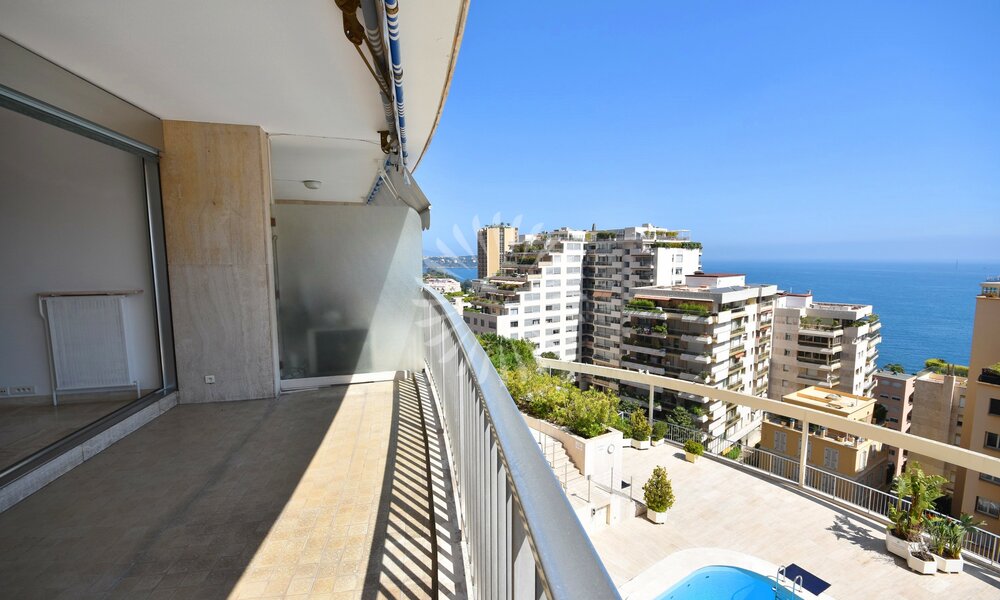 Spacious Apartment With Sea View - Beach Area