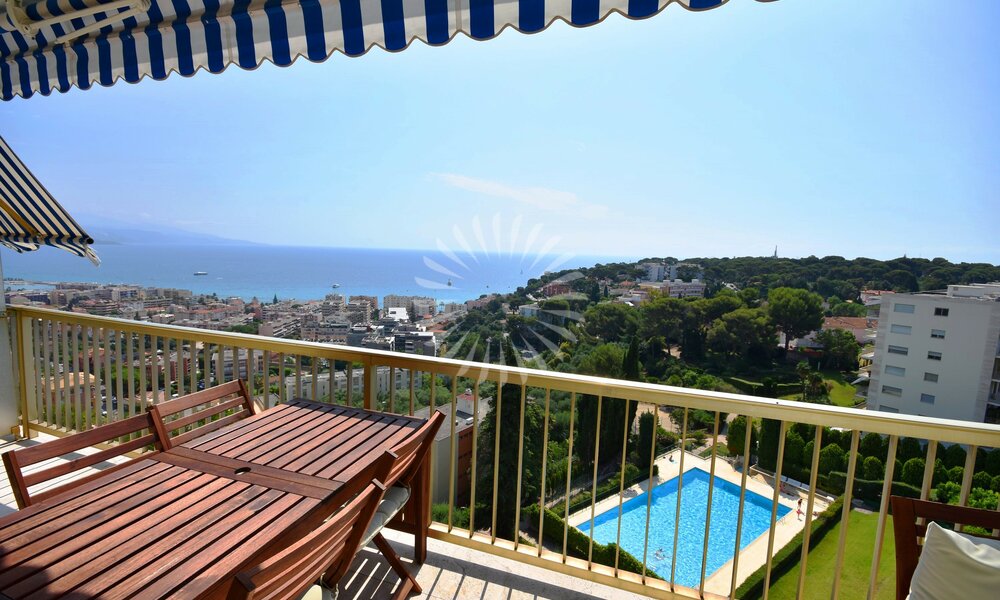 FURNISHED SEA VIEW 2 BED' APARTMENT in CAP MARTIN